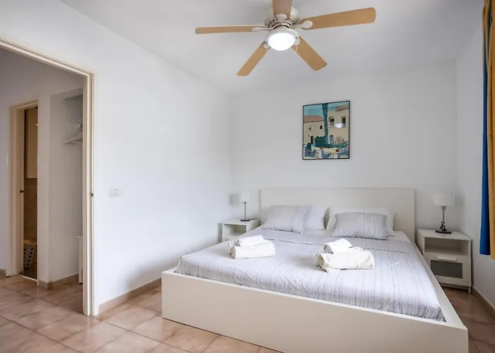 Castle Harbour Matthew's Flat Cristianos Apartman *